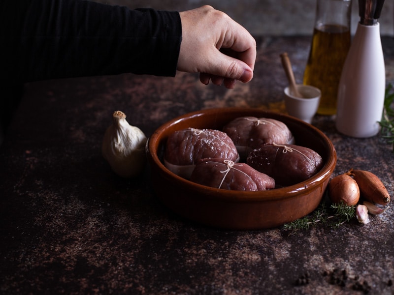 Faut-il saler sa viande avant ou après la cuisson ?